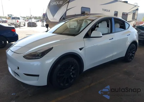 2023 Tesla Model Y Awd/Long Range Dual Motor All-Wheel Drive z USA, uszkodzony, nr VIN 7SAYGDEE1PF627623